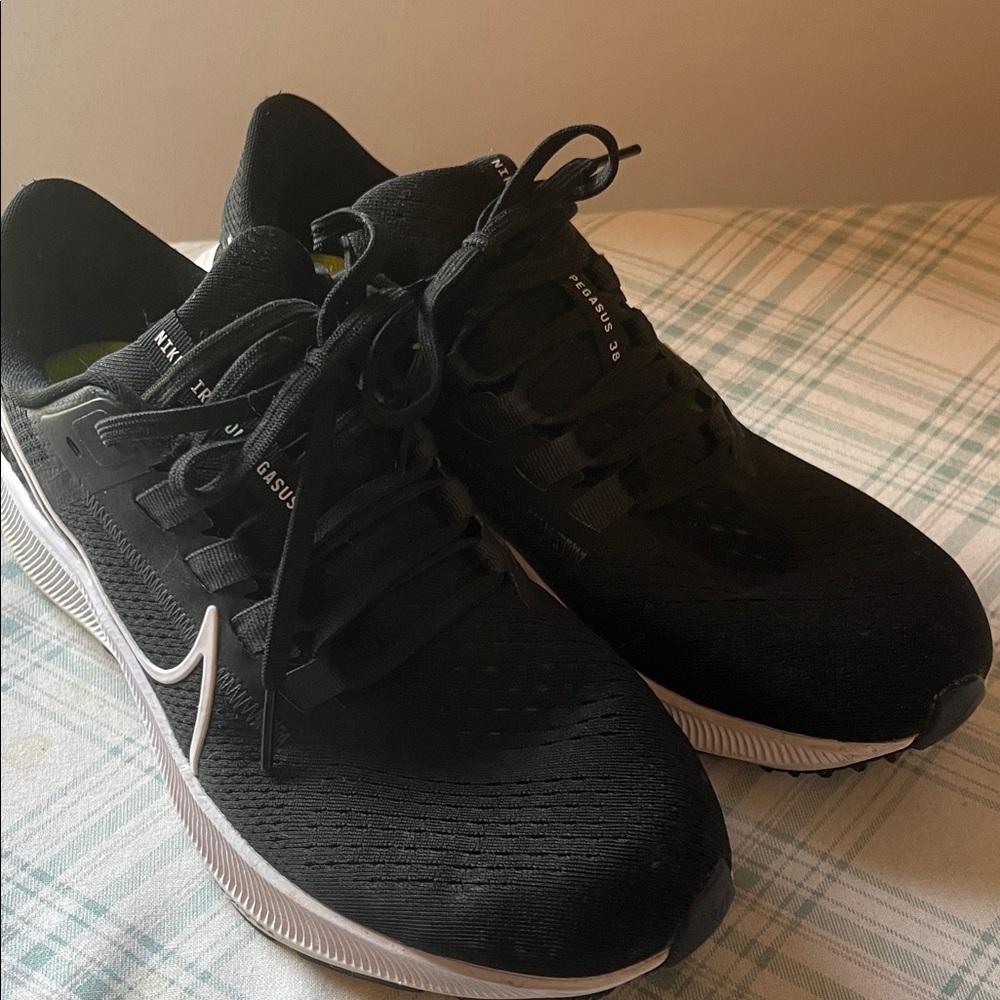 Nike Air Zoom Pegasus 38 Athletic Shoe